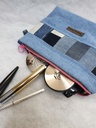 Trousse beauté en jean avec objets